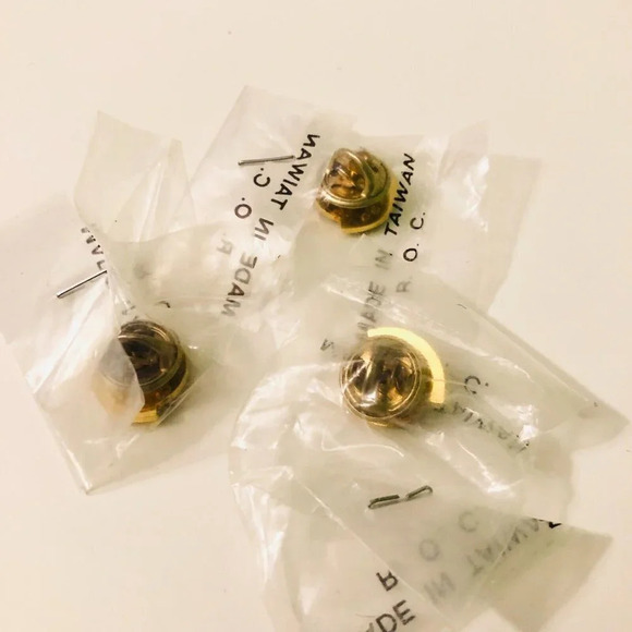 Assorted Lot of 13 Elliot Lake Pins Canadian Canada - Picture 8 of 16